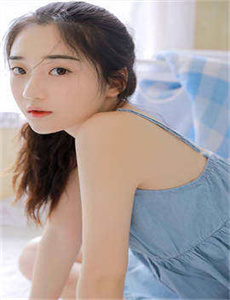 《美女裸露双乳被男人狂捏动态图》