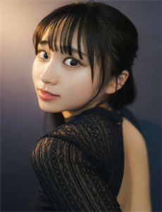 《雾霭像女人一样低吟》