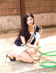 《极品少妇XXXX精品少妇偷拍》