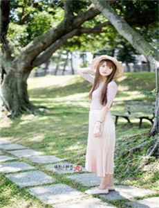 《女子色情直播70万》