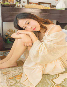 《年轻的妈妈1在线播放两个女的》