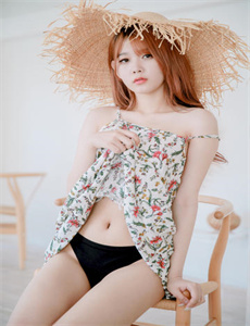 《嫩模李丽莎喷水在线视频》
